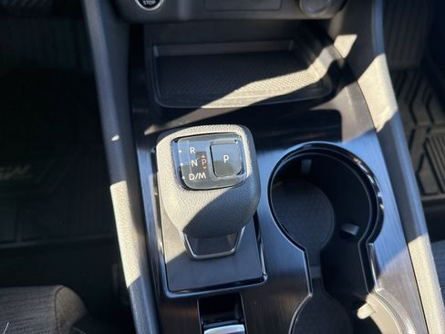 Used 2021 Nissan Rogue SV image 24