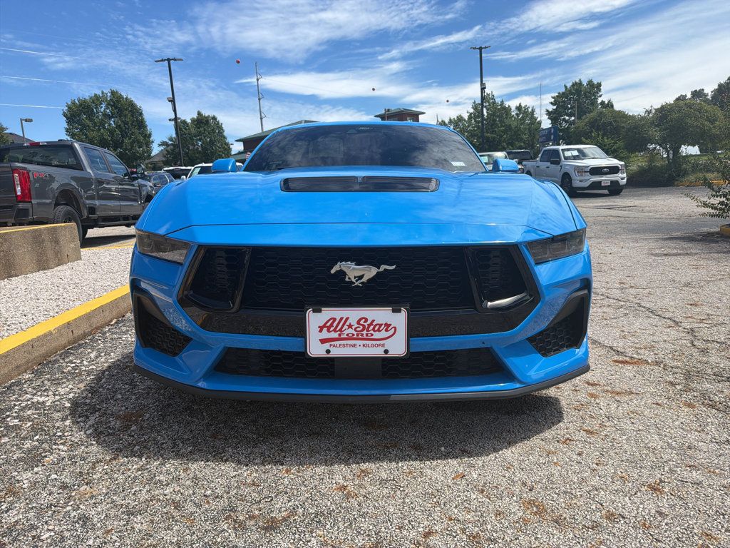 Used 2025 Ford Mustang GT Premium RWD image 2