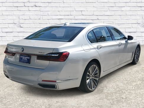 Used 2021 BMW 750i xDrive w/ Executive Package image 5