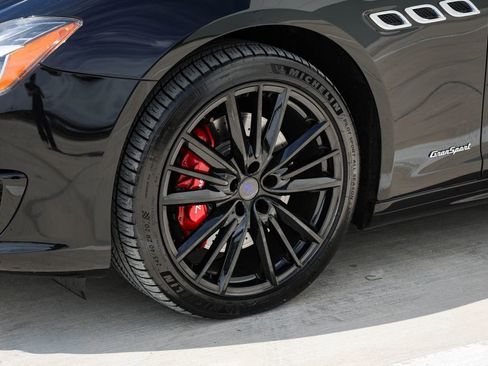 Used 2019 Maserati Quattroporte S GranSport RWD image 31