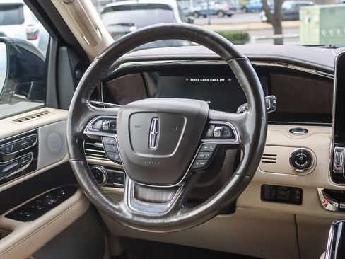 Used 2020 Lincoln Navigator L Reserve w/ Luxury Package image 14