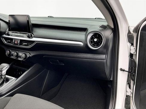 Used 2024 Kia Forte LXS image 17