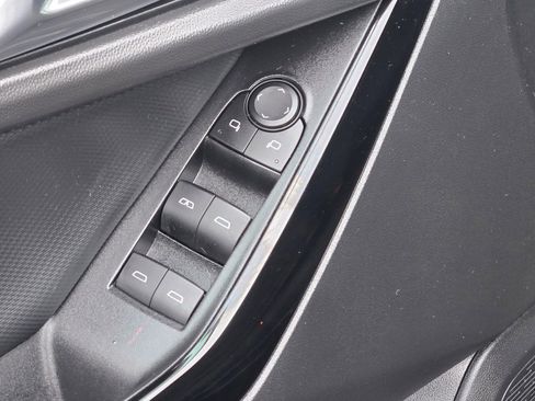 Certified 2025 Chevrolet Equinox LT w/ Safety and Technology Package image 19