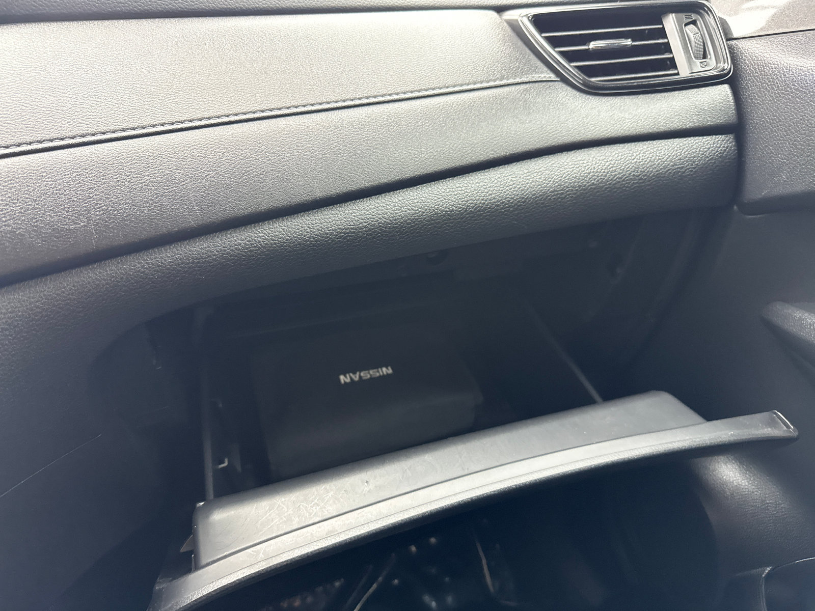 Used 2018 Nissan Rogue SV AWD/4WD image 29