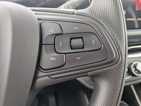 New 2025 Buick Envista Preferred image 16