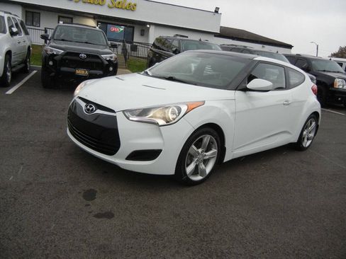 Used 2013 Hyundai Veloster FWD image 48