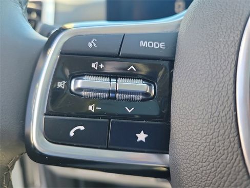 Certified 2024 Kia Sorento S w/ Panoramic Sunroof Package image 21