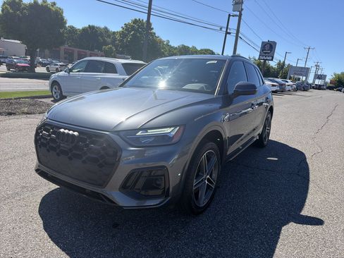 Certified 2025 Audi Q5 e Premium Plus w/ Premium Plus Package AWD/4WD image 3