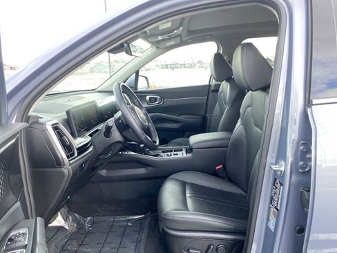 Used 2024 Kia Sorento S w/ Panoramic Sunroof Package image 17