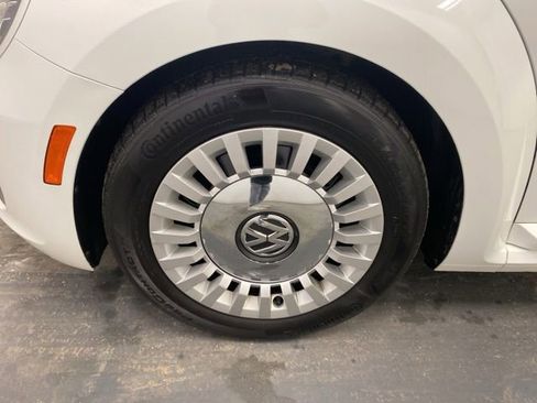 Used 2016 Volkswagen Beetle 1.8T S image 25