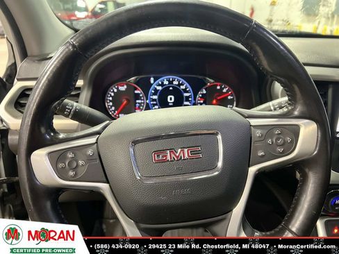 Used 2020 GMC Acadia SLT w/ Driver Alert Package II image 22