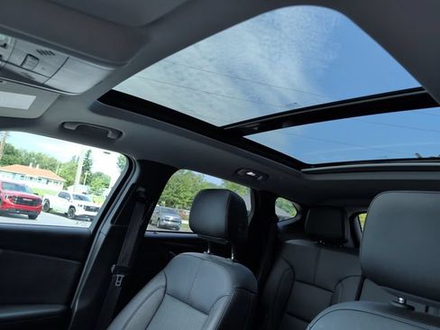 Used 2022 Chevrolet Blazer LT FWD image 4