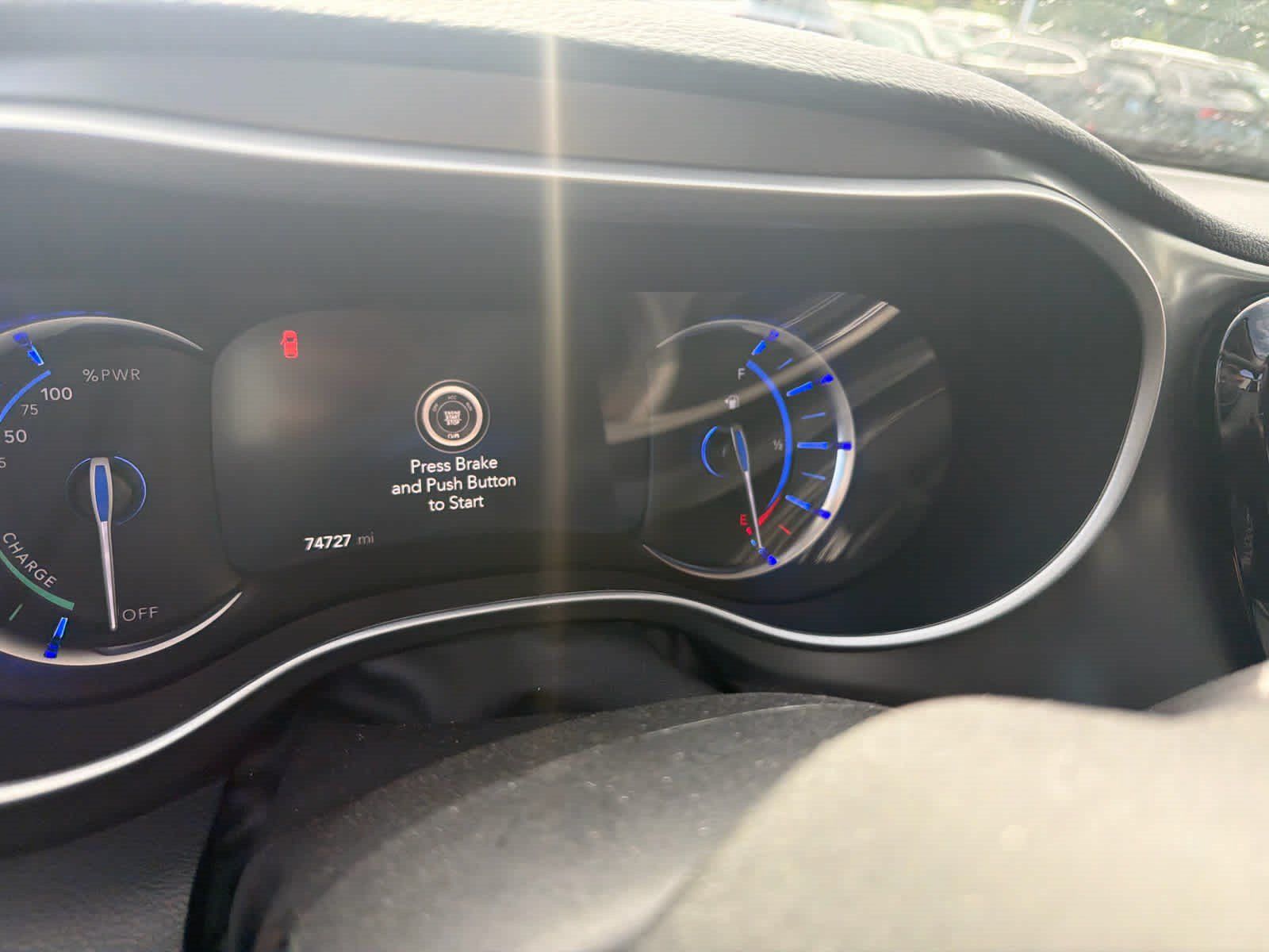 Used 2024 Chrysler Pacifica Limited FWD image 12
