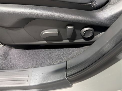 Used 2025 Subaru Forester Limited w/ Popular Package image 13