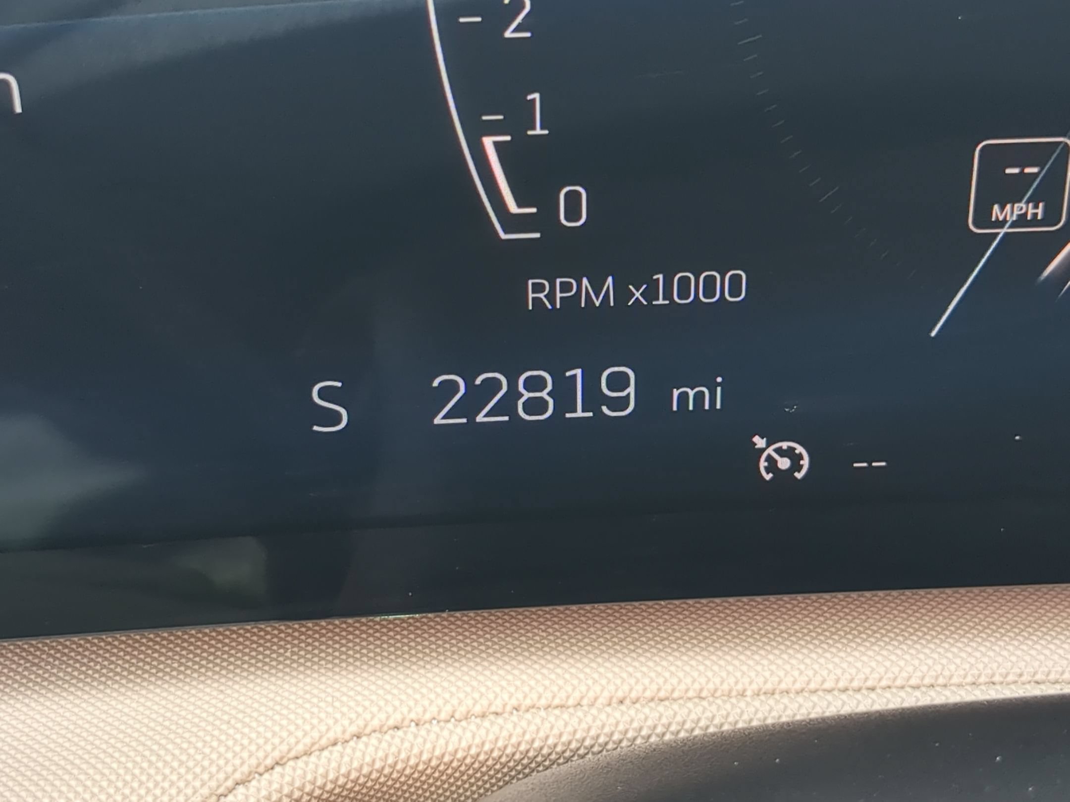 Certified 2024 Cadillac XT4 Luxury w/ Cold Weather Package AWD/4WD image 11
