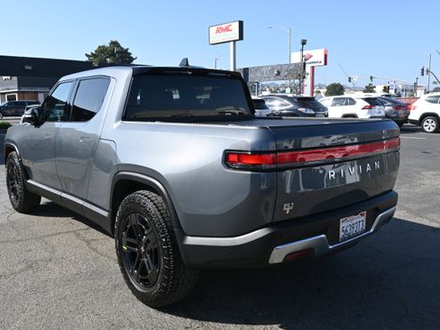 Used 2023 Rivian R1T Adventure image 11
