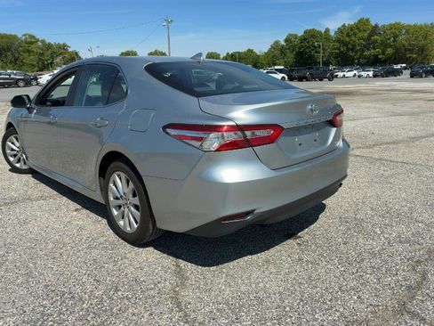 Used 2020 Toyota Camry LE FWD image 7