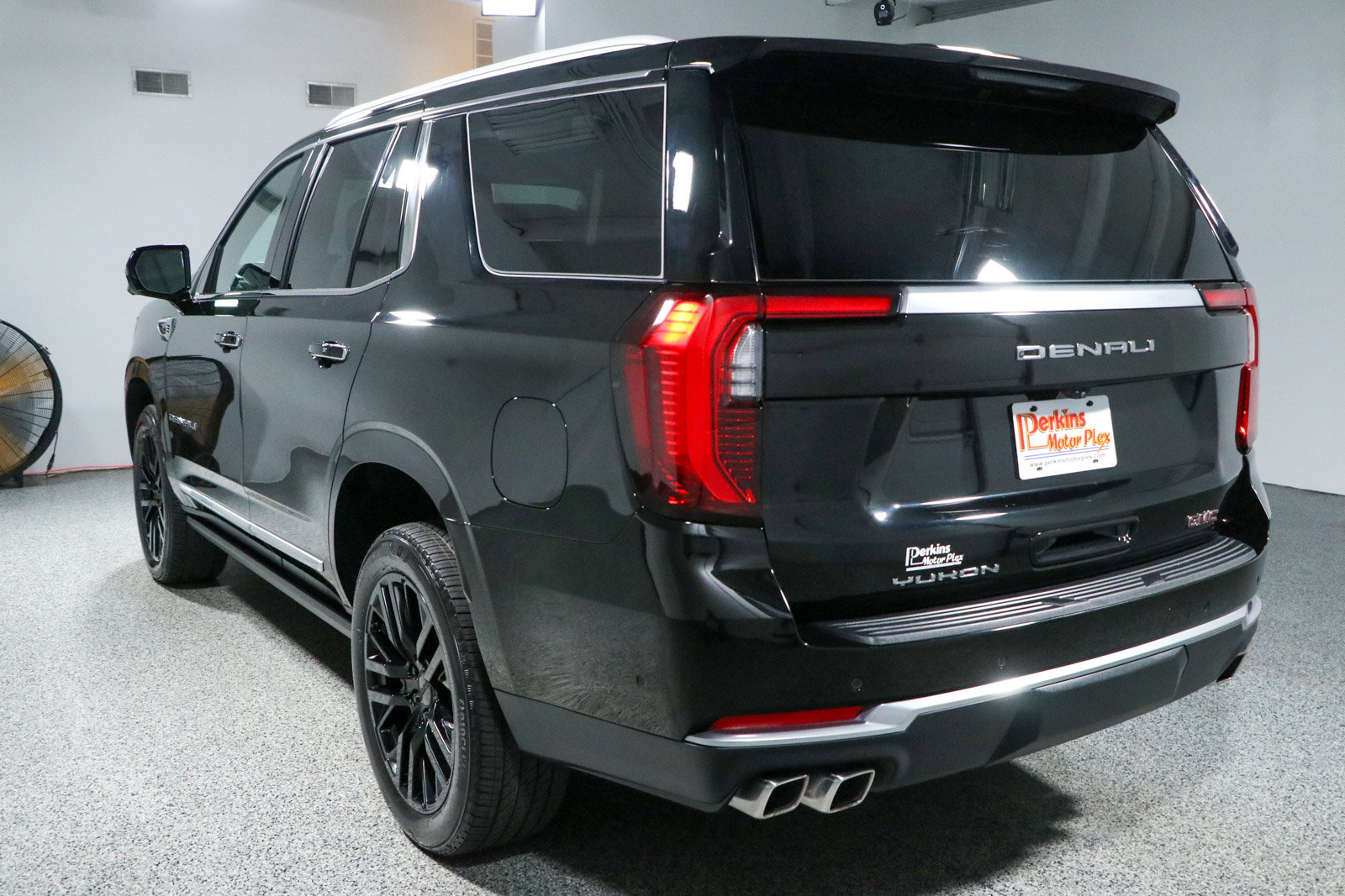 Used 2026 GMC Yukon Denali w/ Sun & Power Step Package AWD/4WD image 9