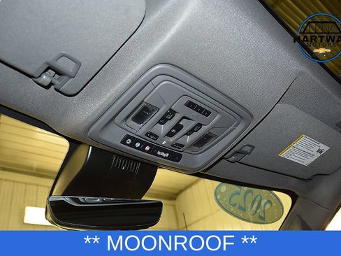 Used 2025 GMC Sierra 3500 Denali w/ Denali Reserve Package AWD/4WD image 30