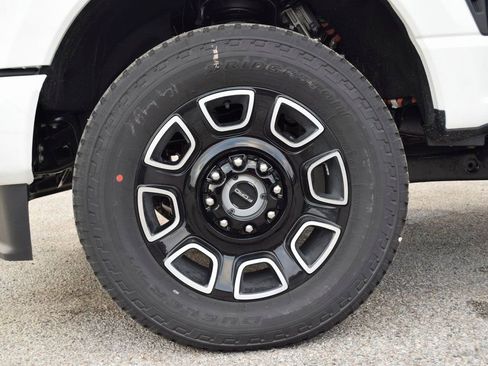 New 2025 Ford F350 Platinum w/ FX4 Off-Road Package image 25