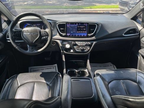 Used 2022 Chrysler Pacifica Limited w/ S Appearance Package FWD image 25