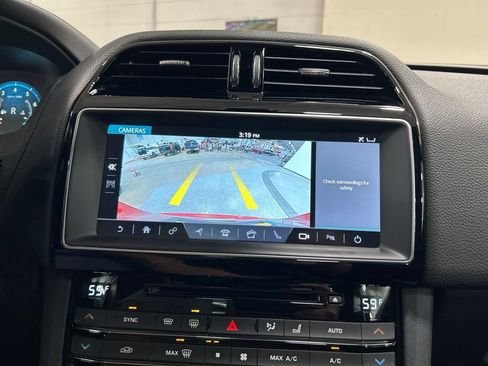 Used 2017 Jaguar F-PACE Prestige AWD/4WD image 21