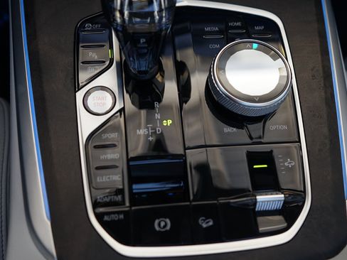 Used 2023 BMW X5 xDrive45e w/ Executive Package image 17