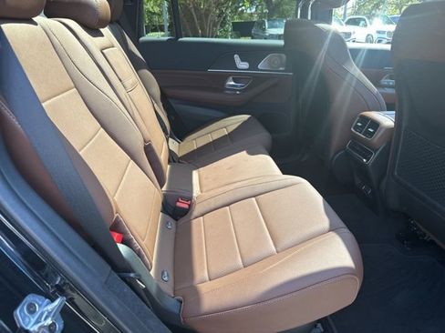 Certified 2025 Mercedes-Benz GLS 450 4MATIC image 28