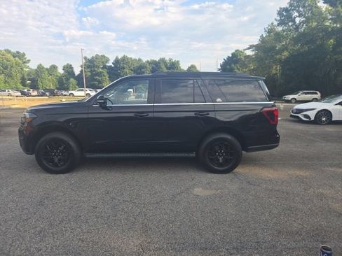 Used 2022 Ford Expedition Timberline AWD/4WD image 2