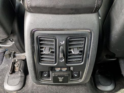 Used 2014 Jeep Grand Cherokee Limited w/ Luxury Group II image 14