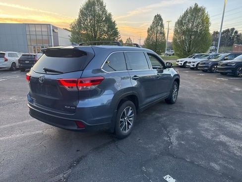 Used 2019 Toyota Highlander XLE AWD/4WD image 6