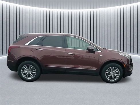 Used 2022 Cadillac XT5 Premium Luxury image 2