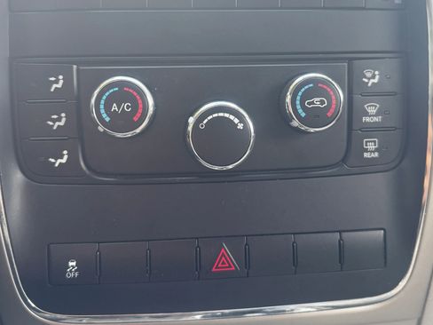 Used 2011 Jeep Grand Cherokee Laredo AWD/4WD image 25