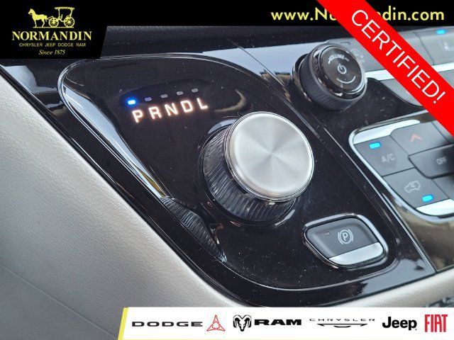 Certified 2024 Chrysler Pacifica Touring-L FWD image 12