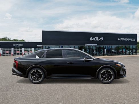 New 2025 Kia K4 GT-Line image 7