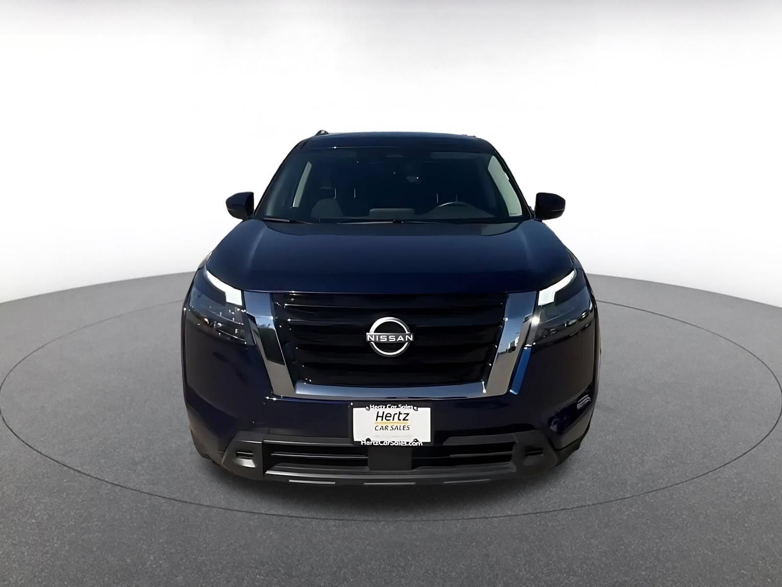 Used 2025 Nissan Pathfinder SV FWD image 4