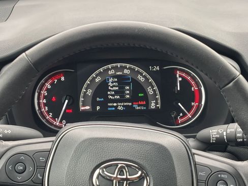 Used 2025 Toyota RAV4 XLE image 34