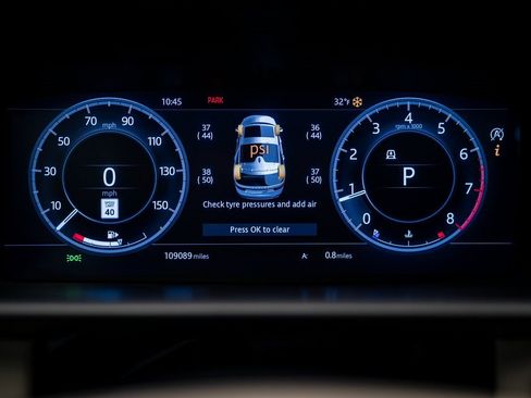 Used 2019 Land Rover Discovery HSE image 28