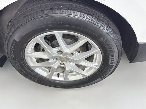 Used 2022 Chevrolet Equinox LT FWD image 11