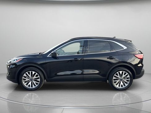 Certified 2022 Ford Escape Titanium image 5