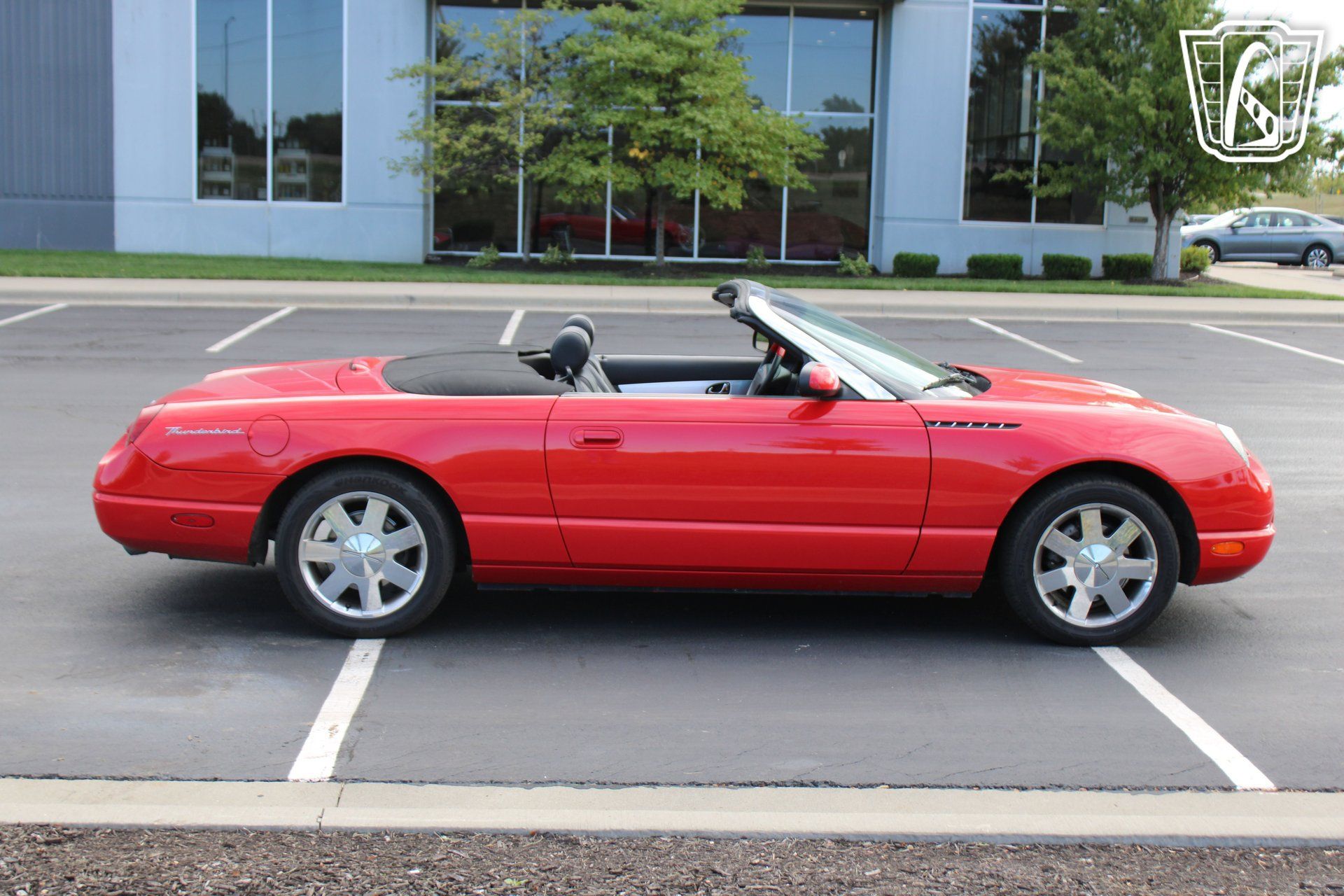 Used 2002 Ford Thunderbird RWD image 6