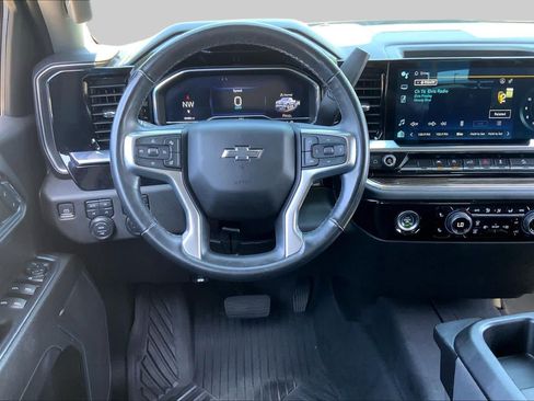 Used 2024 Chevrolet Silverado 1500 RST w/ Z71 Off-Road Package AWD/4WD image 5