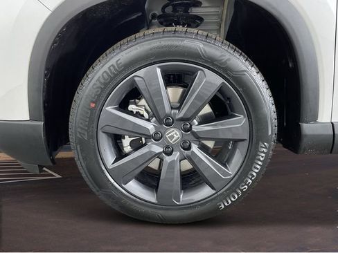 New 2026 Honda Pilot Sport image 9