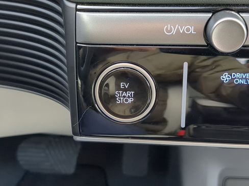 Certified 2025 Hyundai Ioniq 5 Limited image 22