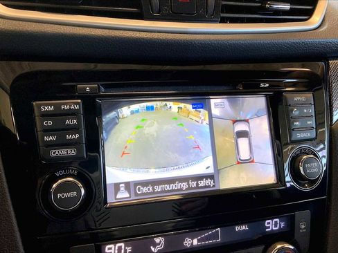 Used 2016 Nissan Rogue SL w/ SL Premium Package image 29