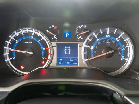 Used 2018 Toyota 4Runner TRD Off-Road Premium AWD/4WD image 17