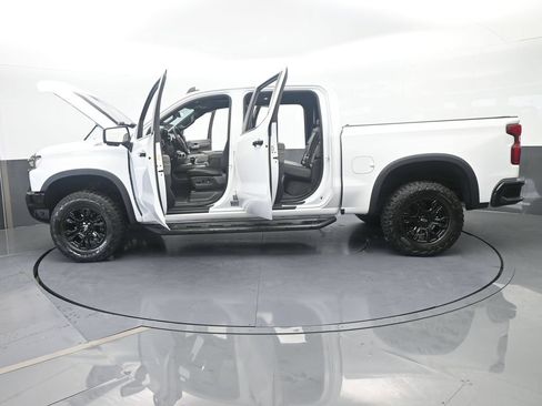 Used 2024 Chevrolet Silverado 1500 ZR2 w/ Technology Package AWD/4WD image 83