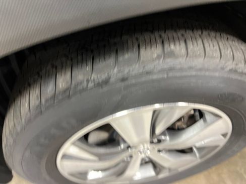 Used 2019 Subaru Ascent Premium AWD/4WD image 10