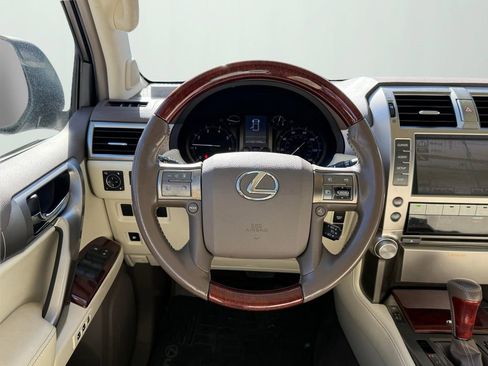 Used 2013 Lexus GX 460 image 12