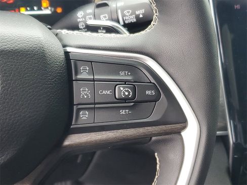 Used 2025 Jeep Grand Cherokee Limited 4xe image 18